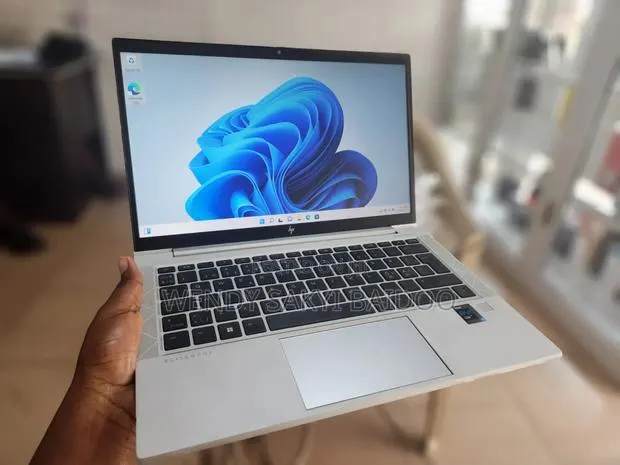 Laptop HP EliteBook 830 G8 8GB Intel Core i5 SSD 256GB · Photo 1