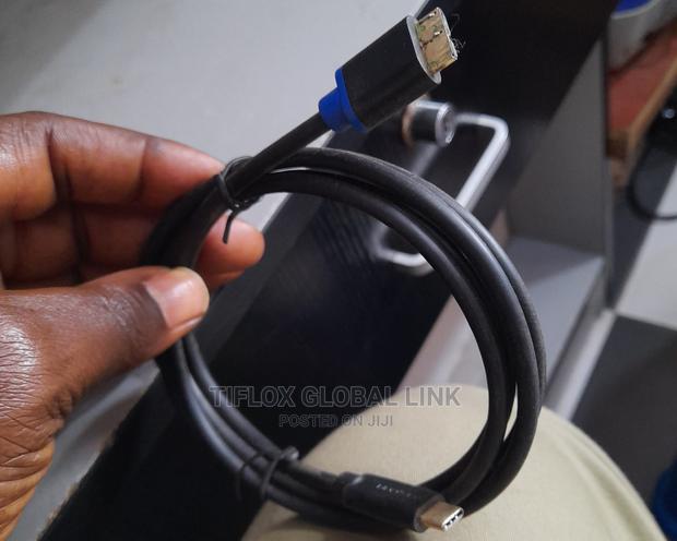 Type C to Hard Drive Cable · Photo 2