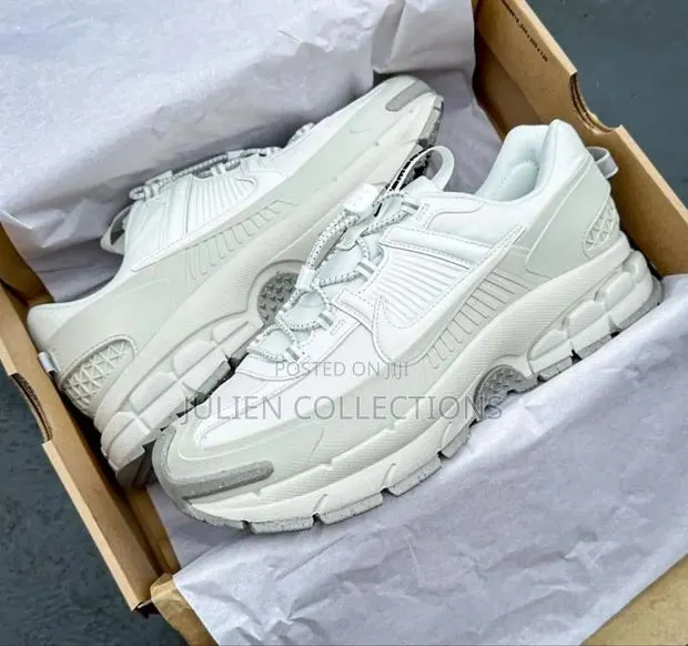 Nike Zoom Vomero Roam · Photo 1
