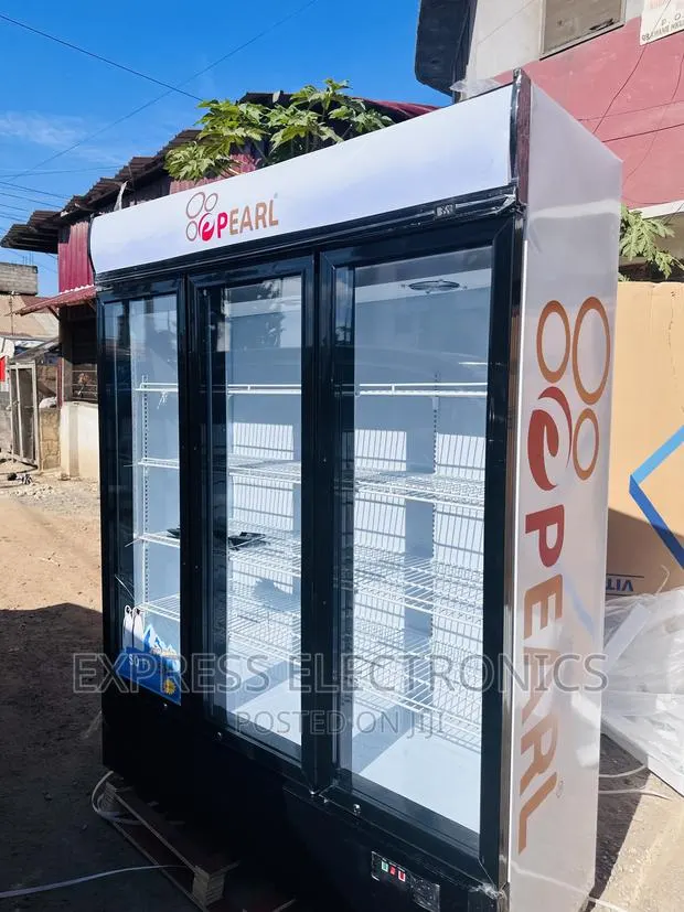 Cool Showcase 3doors Display Fridge PVC-150 Pearl · Photo 1