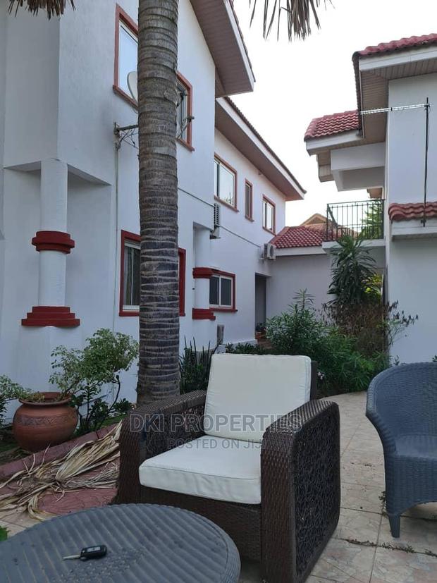 5bdrm House in Dki Properties, East Legon for Sale · Photo 4