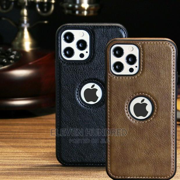 iPhone 11 Pro Max Vegan Leather Case · Photo 1