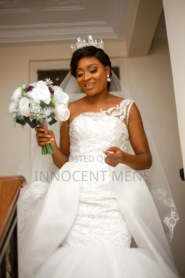 Wedding Gown · Photo 1