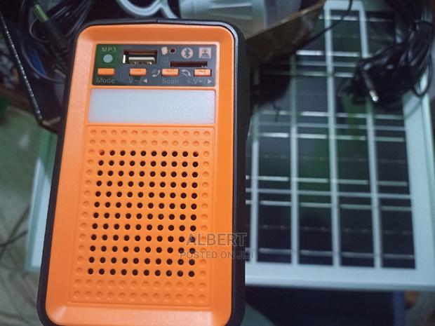 Solar Light Bluetooth/Radio · Photo 2