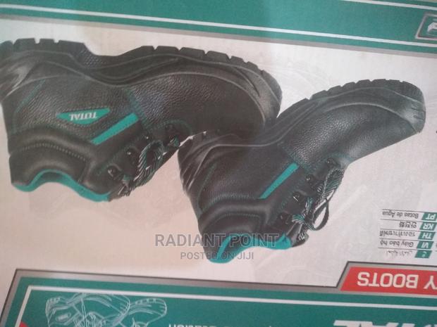 Total Safety Boots · Photo 2