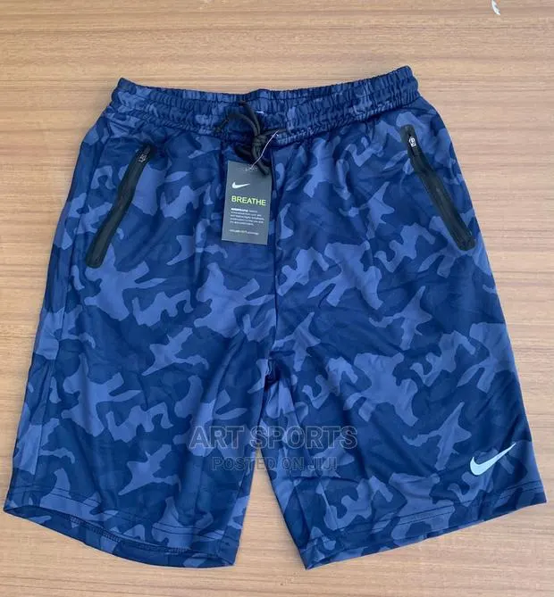 Nike Carmou Shorts · Photo 1
