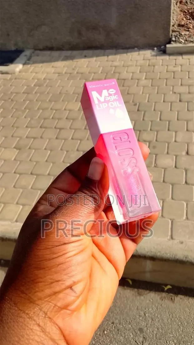 Romantic Matt Magic Lip Oil · Photo 1