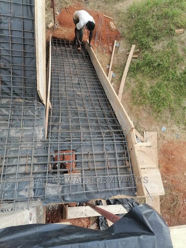 Decking/Scaffolds/Props/Metal Slabs · Photo 2