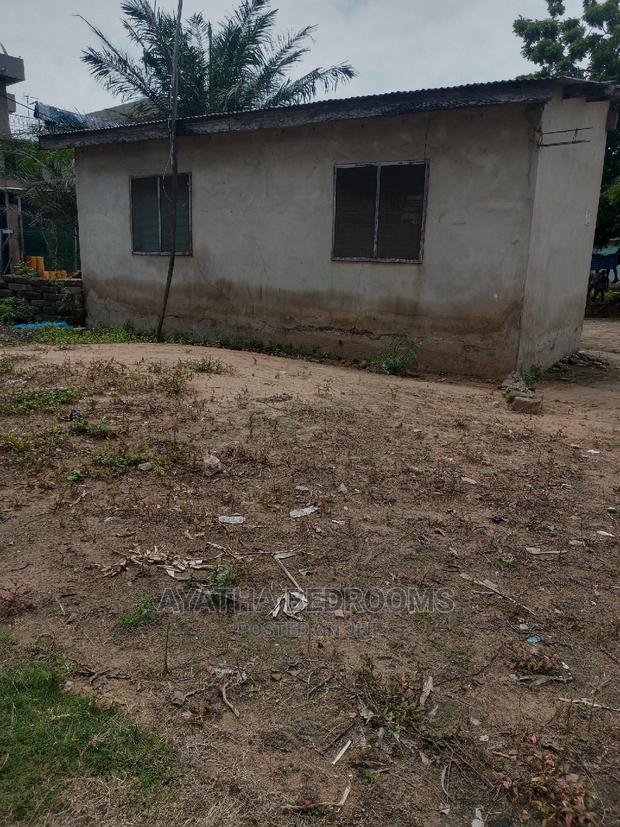 Full Plot of Land for Sale at Teshie First Junction · Photo 3