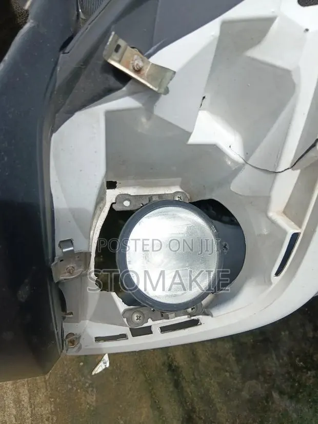 2016 to 19 Mitsubishi Outlander Single Fog Light Bulb · Photo 1