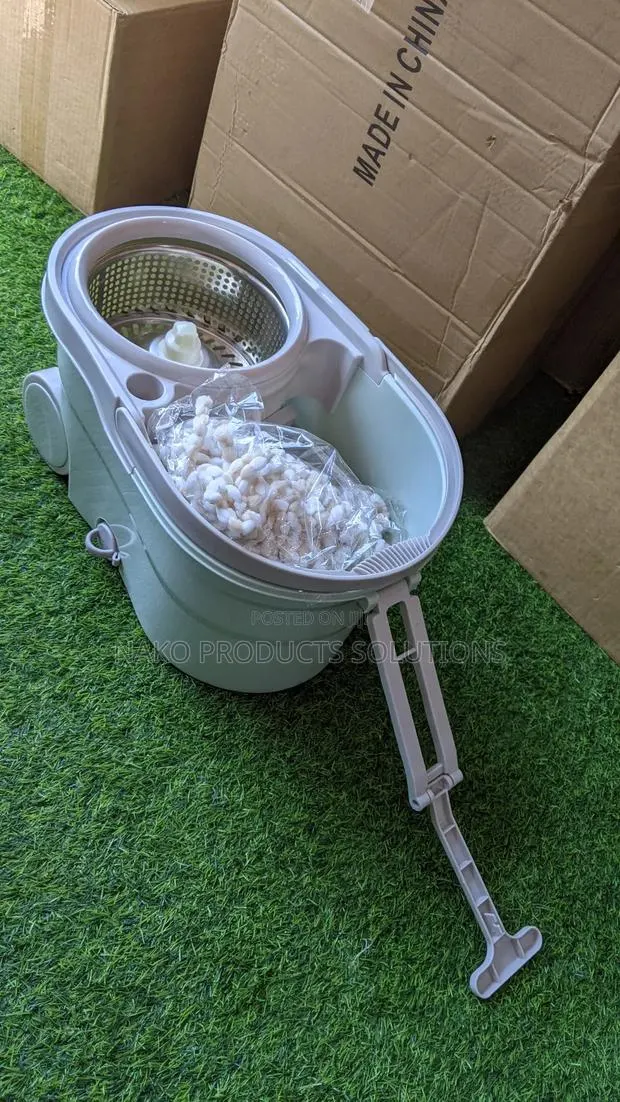 Spin Mop Bucket · Photo 1