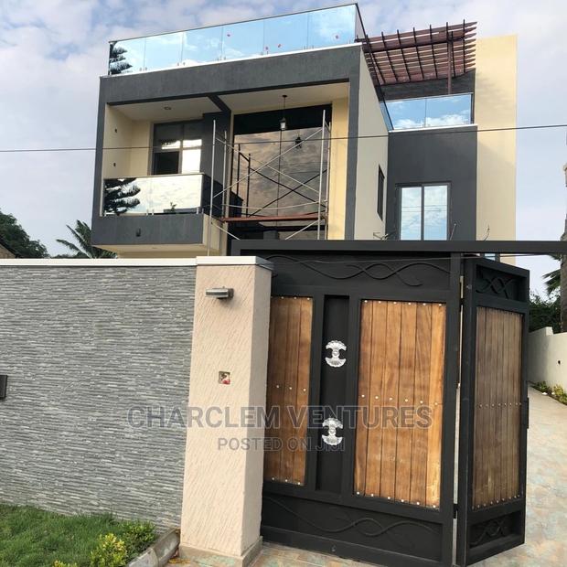 5bdrm Duplex in East Legon for Sale · Photo 1