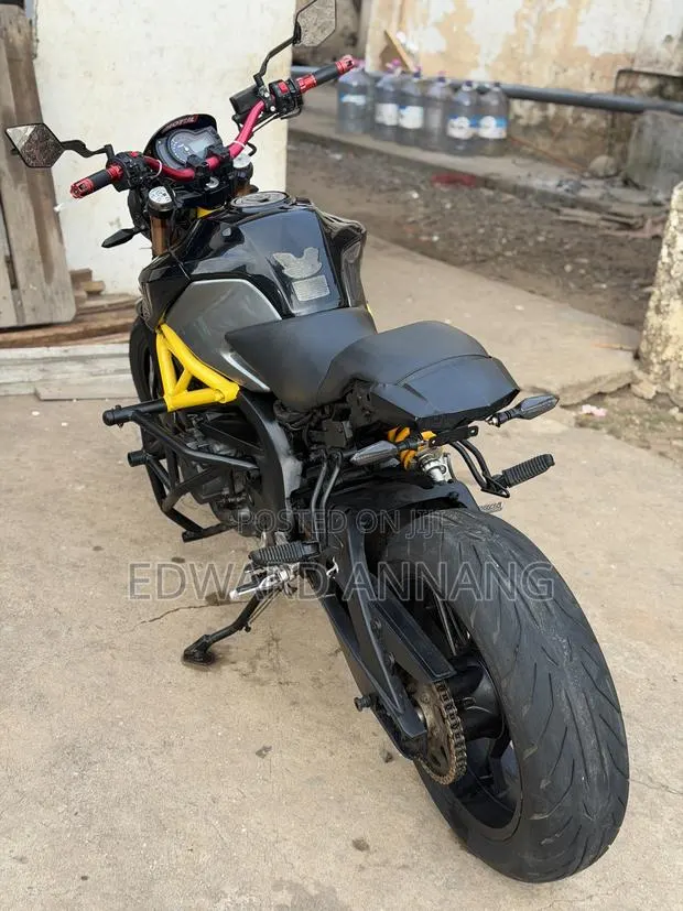 Benelli TNT 2023 Black · Photo 1