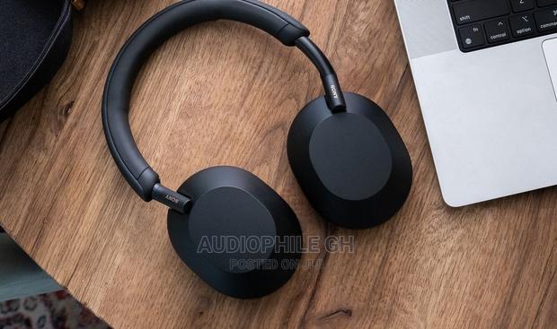Sony Wh-1000xm5 Wireless Noise Canceling Headphones · Photo 1