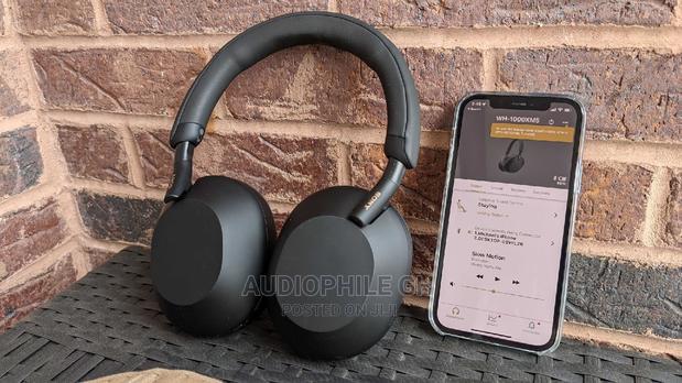 Sony Wh-1000xm5 Wireless Noise Canceling Headphones · Photo 5