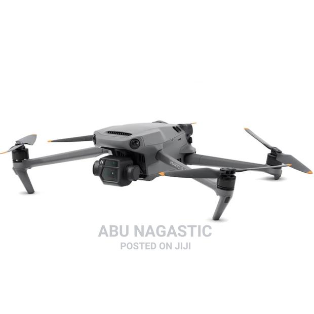 Dji Mavic 3 Fly More Combo Drone · Photo 2