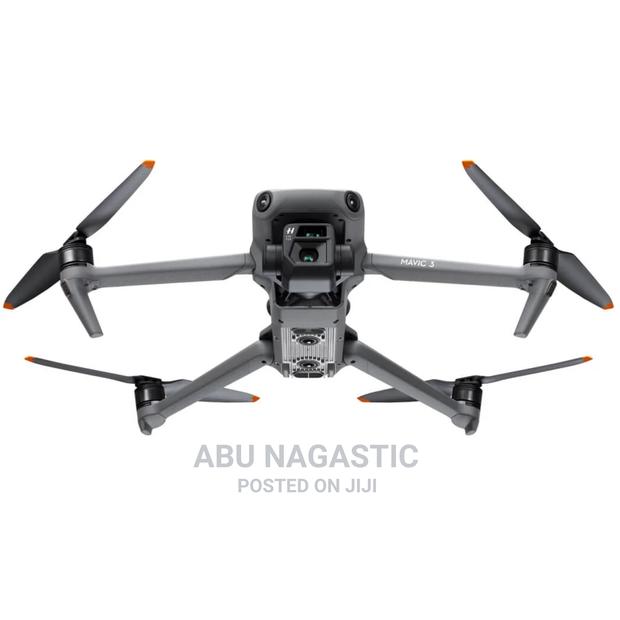 Dji Mavic 3 Fly More Combo Drone · Photo 3