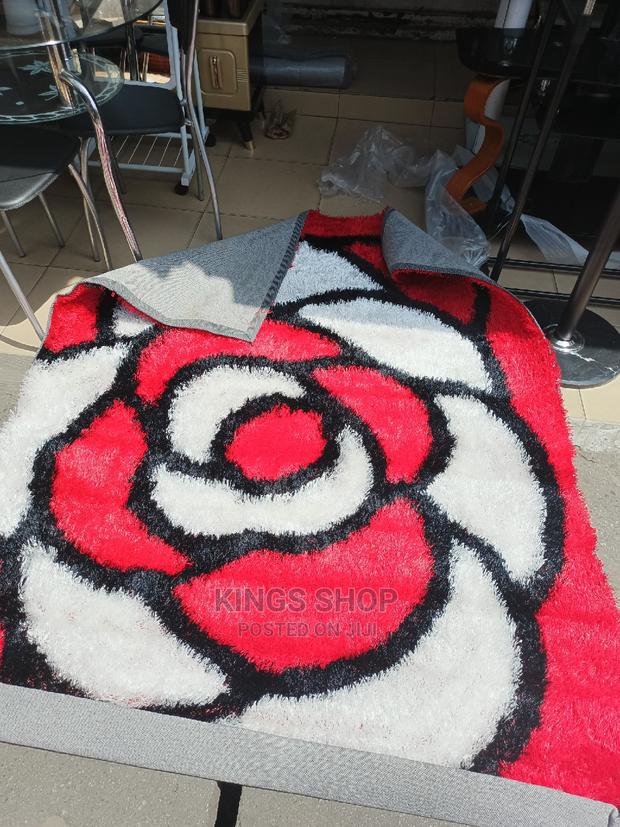 Center Carpet · Photo 1