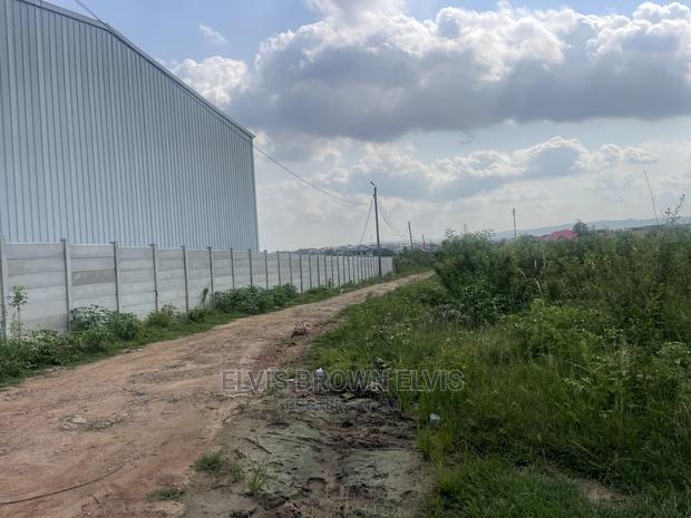 4 Plot of Land for Sale at Back of Lakeside Estate · Photo 2