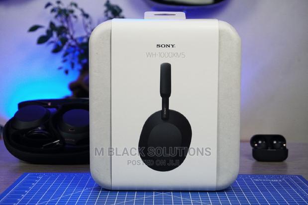 Sony Wh-1000xm5 Noise Cancelling Headphones · Photo 1