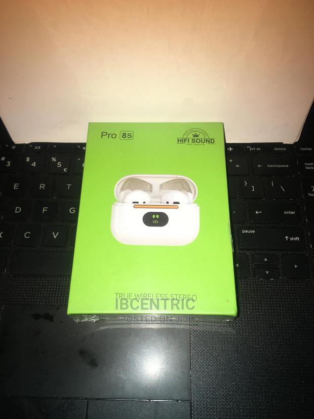 True Wireless Stereo Pro 8S Earbuds · Photo 2