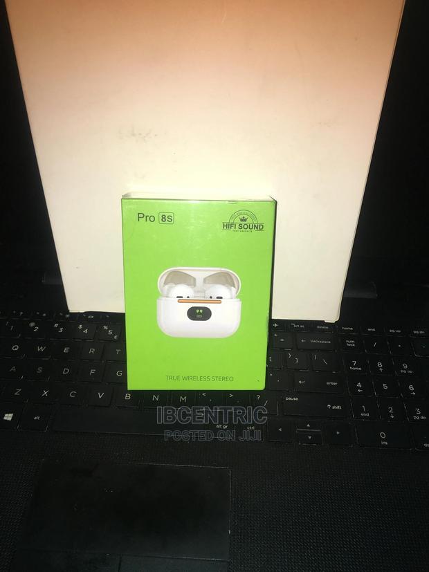 True Wireless Stereo Pro 8S Earbuds · Photo 3
