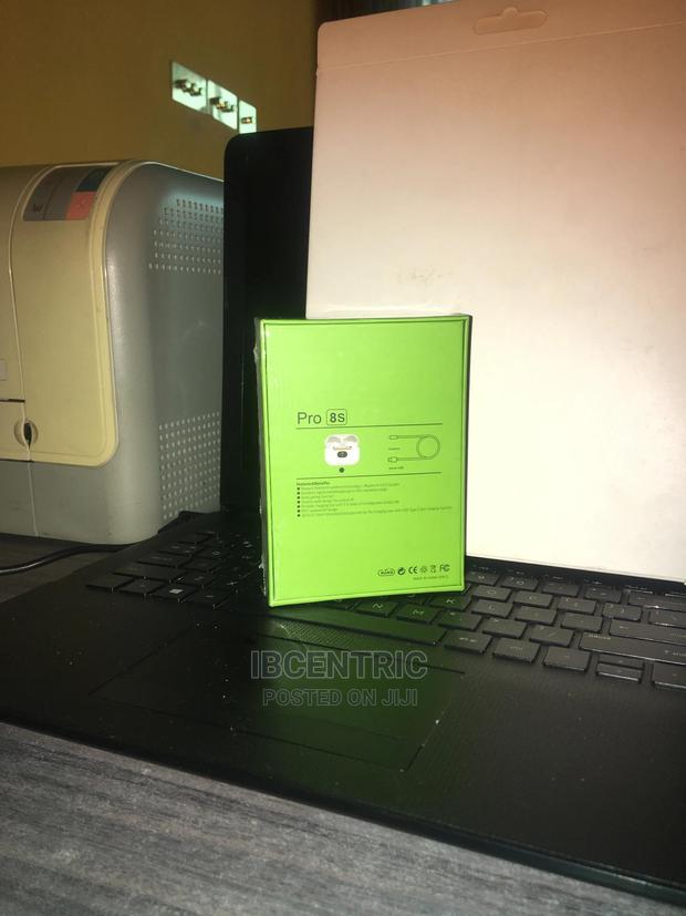 True Wireless Stereo Pro 8S Earbuds · Photo 4