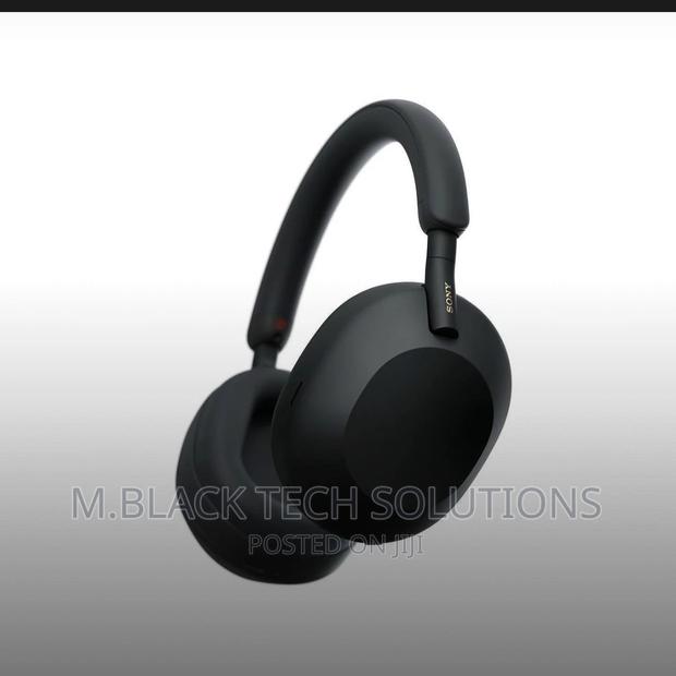 Sony Wh-1000xm5 Noise-Canceling Wireless Headphones · Photo 3