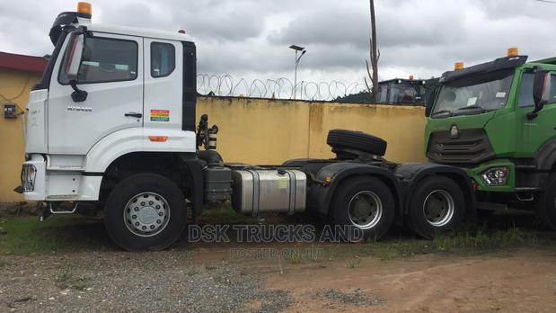 6x4 Howo Tractor Truck · Photo 3