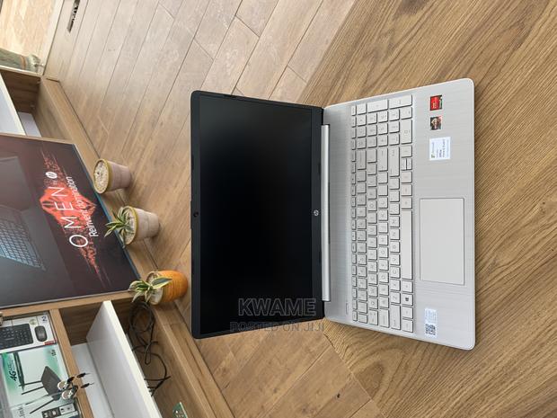 New Laptop HP Pavilion 15 8GB AMD Ryzen SSD 512GB · Photo 3