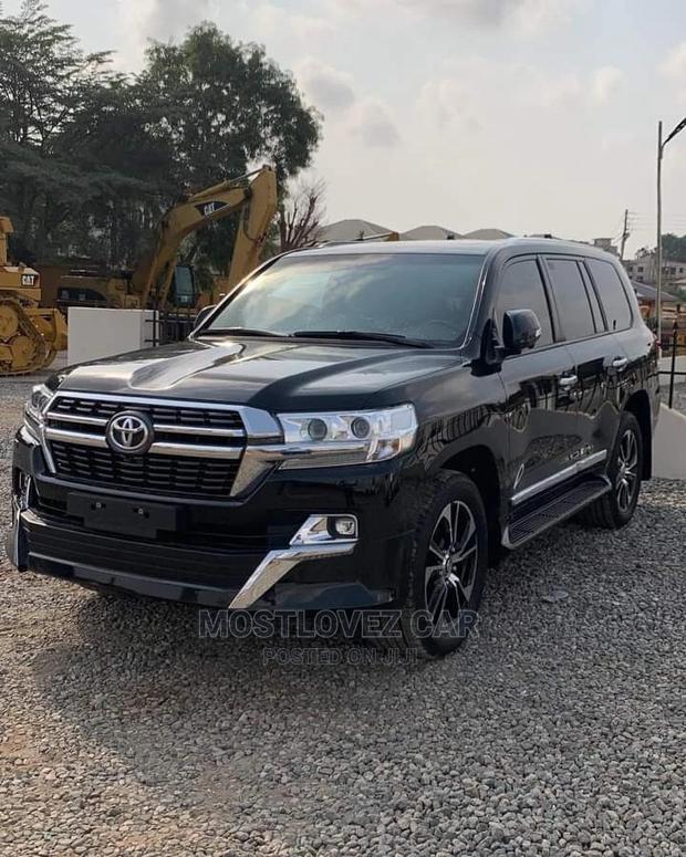 Car Rentals Rent a Toyota Land-Cruisers V8 for Business Trip · Photo 3