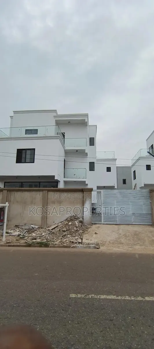 4bdrm House in Adjiringanor, Adjiriganor for sale · Photo 1