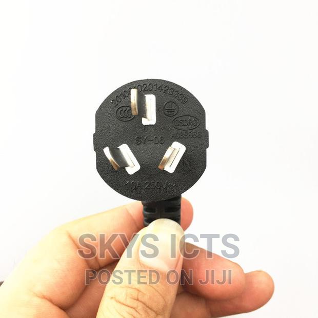 6-way Power Distribution Unit · Photo 2