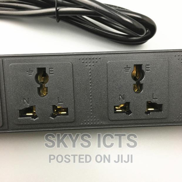6-way Power Distribution Unit · Photo 3