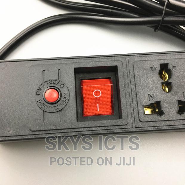 6-way Power Distribution Unit · Photo 4