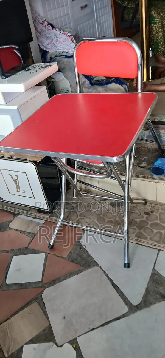 Portable Table and Chair · Photo 1