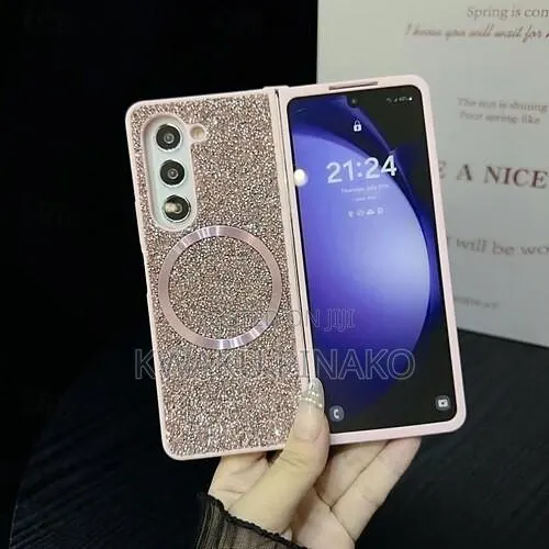 Glittering Samsung Fold 4 Fashion Case Forsale · Photo 1