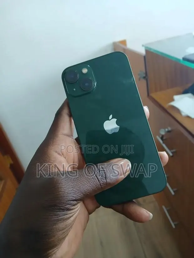 Apple iPhone 13 128 GB Green · Photo 1