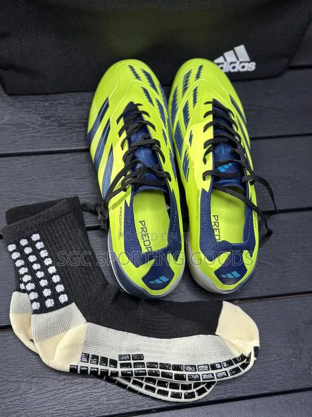 Adidas Predator Football Boots in Green Color · Photo 1