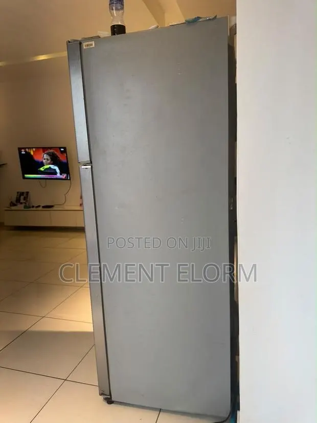 Toshiba Fridge · Photo 1