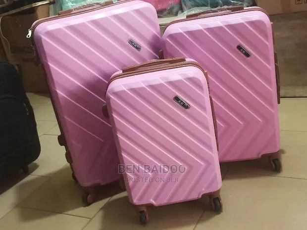 Plastic Travelling Bags Wholesale · Photo 1