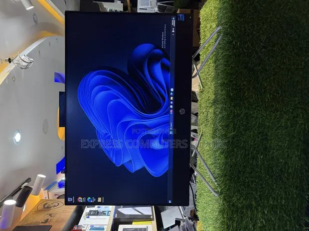 Desktop Computer HP 200 G4 22 All-in-One 16GB Intel Core i5 SSHD+SSD 1T · Photo 1