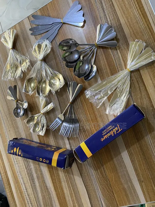 24pcs Stainless Steel Cutlery Set · Photo 1