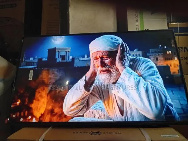 Samsung 43” Smart Tv With Powerful Audio Output · Photo 1