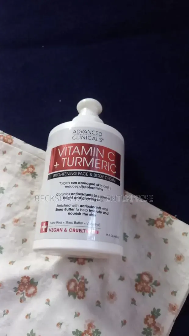 Advanced Clinical Vitamin C + Turmeric Cream · Photo 1