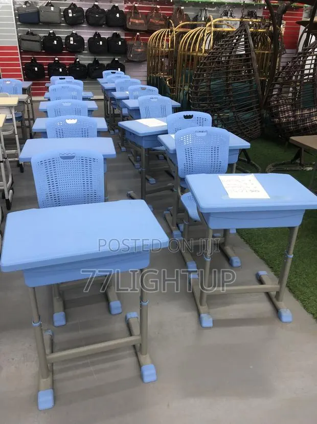 Table and Chair · Photo 3