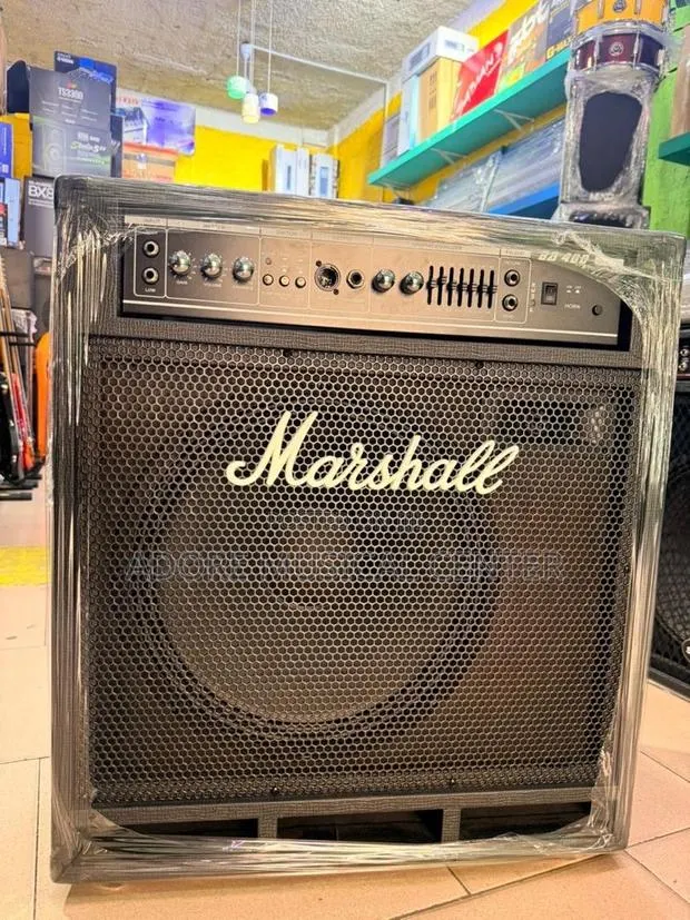 Marshall Ba400 Bass Guitar Combo · Photo 1