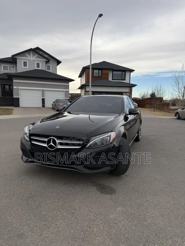 2018 Mercedes Benz C300 · Photo 1