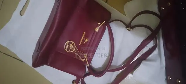 Fashionable Bags · Photo 1