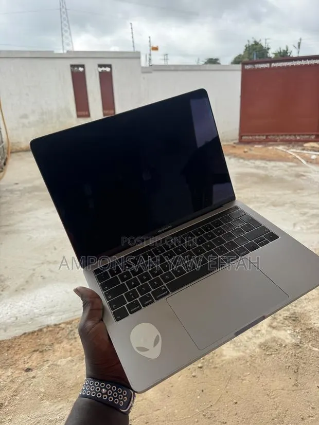 Laptop Apple MacBook Pro 2019 8GB Intel Core i5 SSD 128GB · Photo 1